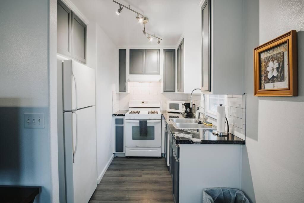 Gorgeous Upstairs Studio With Patio And Laundry Chico Esterno foto